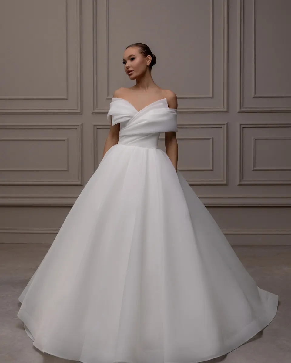 Colecția 1 – rochii de mireasă Adora Bridal Boutique